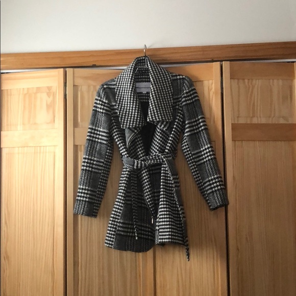 Black and White Houndstooth Coat